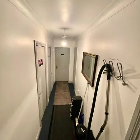 Pensjonat Double In A Cozy Shared Apartment, Custom House Harbour