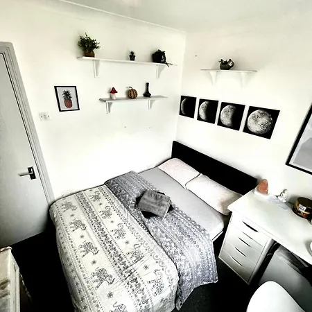 게스트하우스 Double In A Cozy Shared Apartment, Custom House Harbour 더블린
