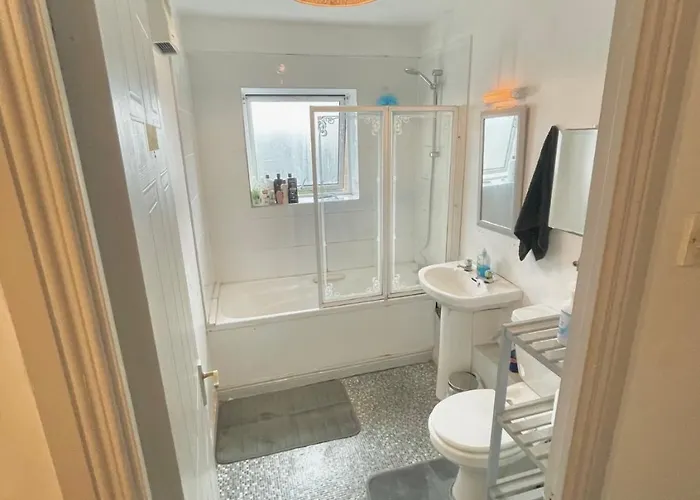 Double In A Cozy Shared Apartment, Custom House Harbour Konukevi Dublin